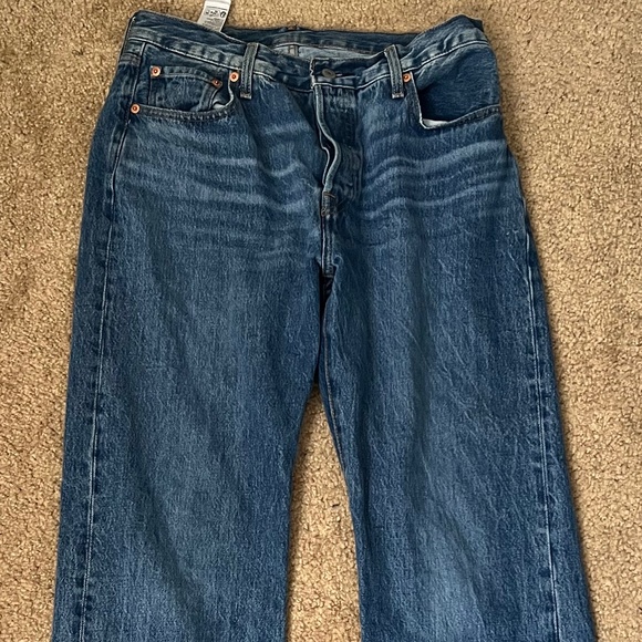 Levi's Premium Denim 501 '90s Mid Rise Jeans Size 28 x 30 - Picture 2 of 8